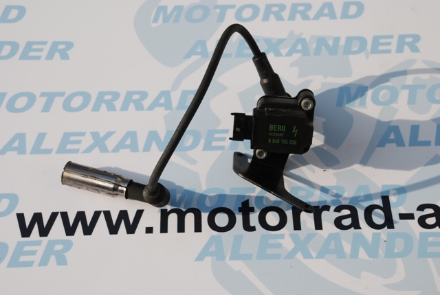 Zündspule mit Kerzenstecker und Halter