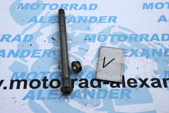 Steckachse vorn mit Hülse