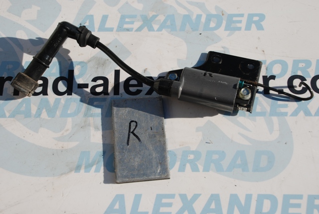 Zündspule rechts mit Zündkerzenstecker