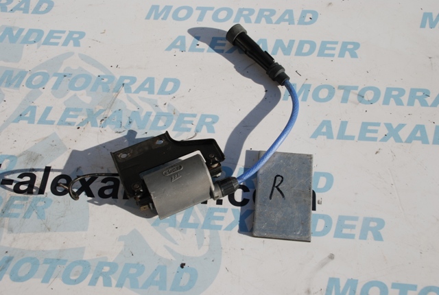 Zündspule rechts mit Zündkerzenstecker